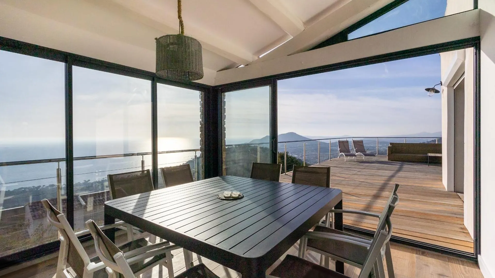 Villa 4 Etoiles Vue Sur Les Iles D'Or Carqueiranne Sea And Mountain Pleasure Villa Vue Mer 180 0*,  France