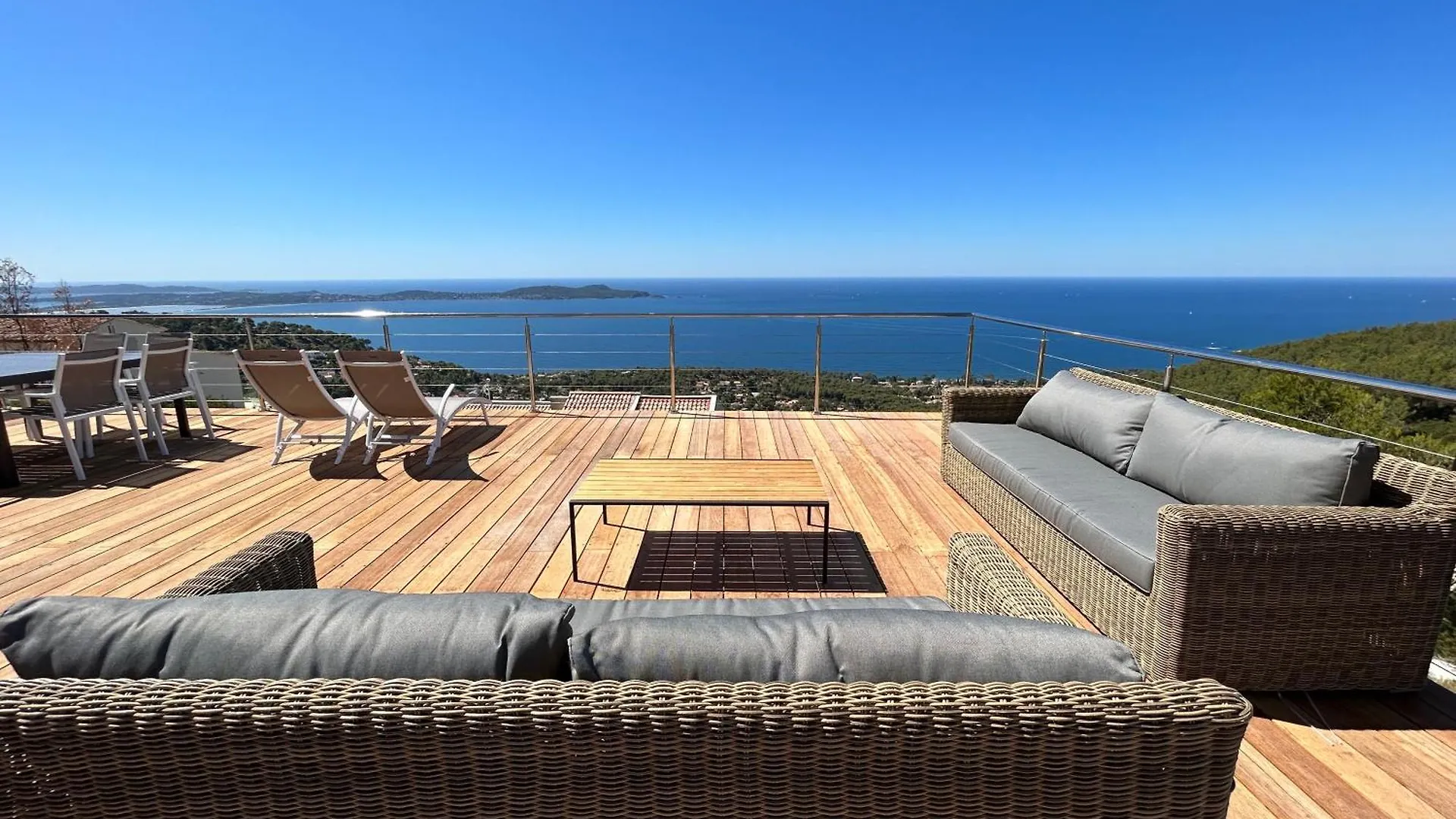 Villa 4 Etoiles Vue Sur Les Iles D'Or Carqueiranne Sea And Mountain Pleasure Villa Vue Mer 180 0*,  France